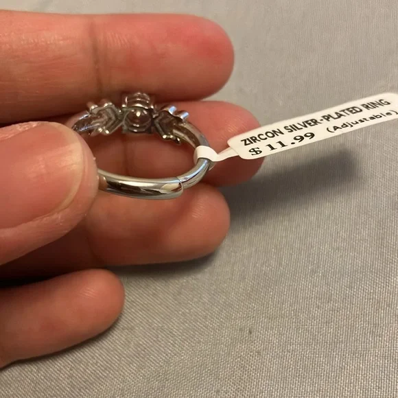 🌸 3/$15 Zircon silver plated ring - Picture 15 of 15